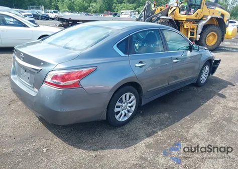 2015 Nissan Altima 2.5 S z USA, uszkodzony, nr VIN 1N4AL3AP9FC487401